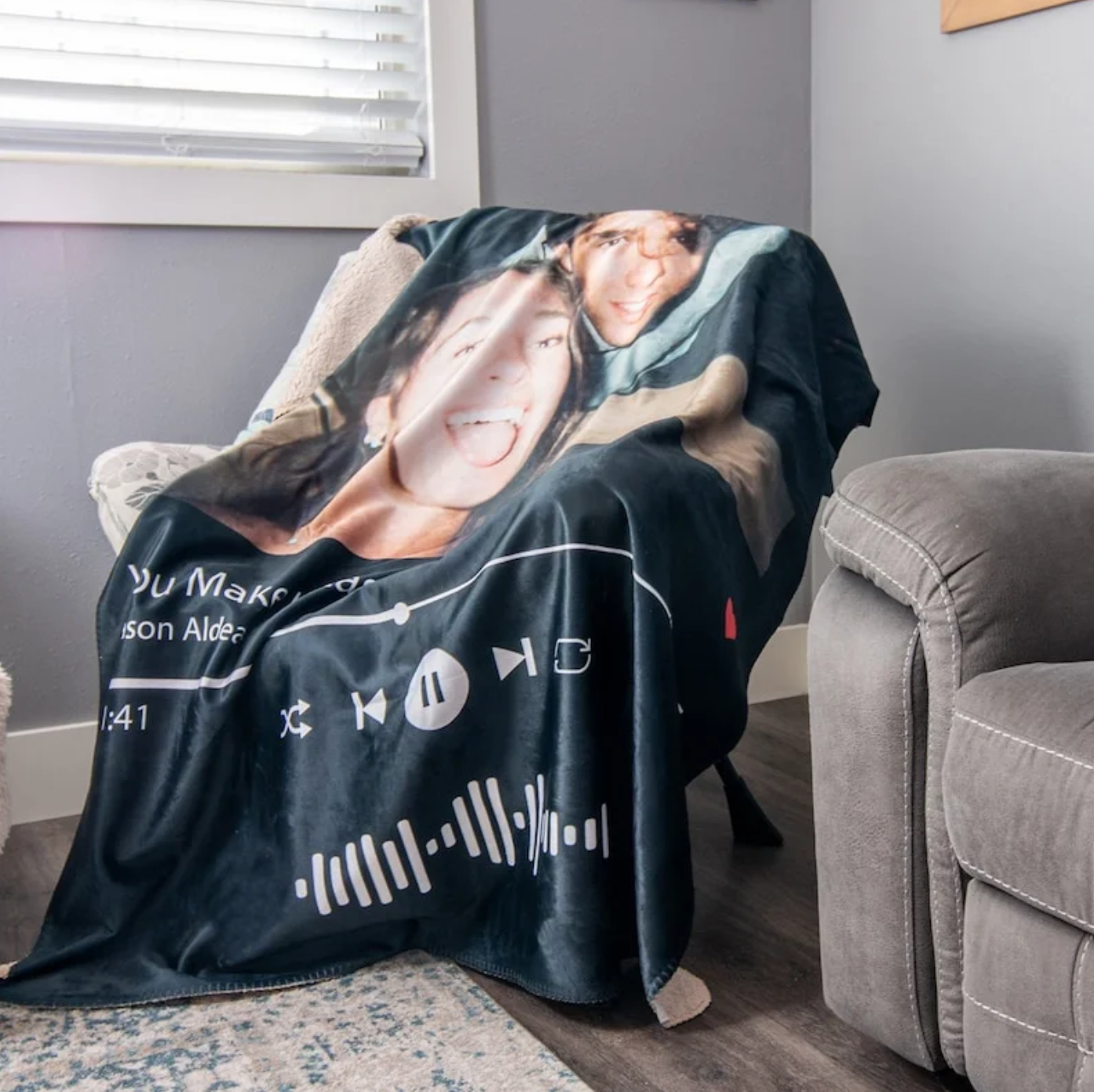 Bevalora™ Ultimate Love Song Blanket