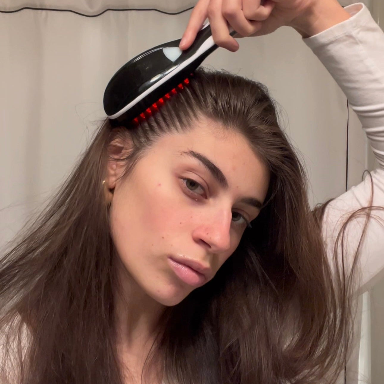 Bevalora™ 4-in-1 Scalp & Hair Growth Brush